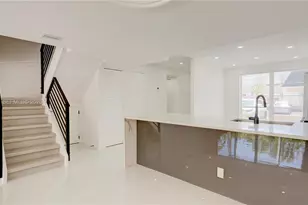 933 NE 24th Ave, Hallandale Beach, FL 33009 - Photo 20