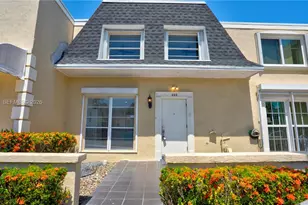 933 NE 24th Ave, Hallandale Beach, FL 33009 - Photo 4