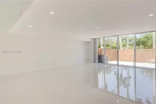 933 NE 24th Ave, Hallandale Beach, FL 33009 - Photo 16