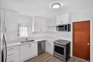 2323 NW 1st St, Miami, FL 33125 - Photo 14