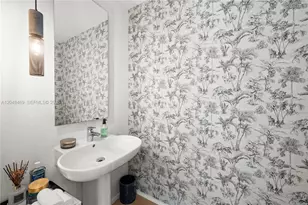 1100 Biscayne Blvd, Miami, FL 33132 - Photo 26