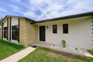 18451 SW 90th Ave, Cutler Bay, FL 33157 - Photo 2