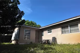 4821 NE 5th Terrace, Oakland Park, FL 33334 - Photo 8