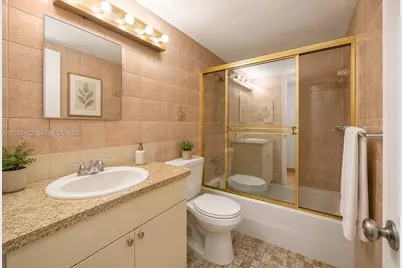 1337 NW 1st St #12, Miami, FL 33125 - Photo 6