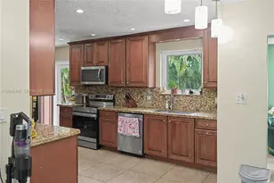 301 SW 65th Ave, Pembroke Pines, FL 33023 - Photo 14