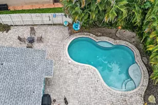 301 SW 65th Ave, Pembroke Pines, FL 33023 - Photo 40
