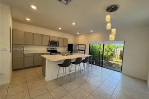 438 NE 12th St, Florida City, FL 33034 - Photo 10