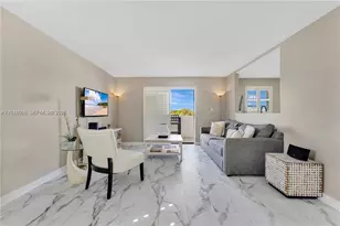 1418 Collins Ave, Miami Beach, FL 33139 - Photo 1