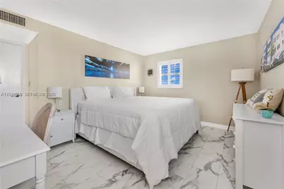 1418 Collins Ave #504, Miami Beach, FL 33139 - Photo 12