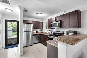 930 NE 132nd St, North Miami, FL 33161 - Photo 8