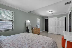 930 NE 132nd St, North Miami, FL 33161 - Photo 18