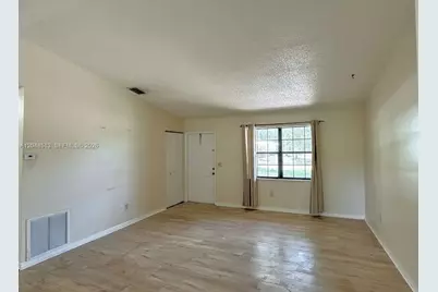 4005 E Sunflower Cir, Labelle, FL 33935 - Photo 4