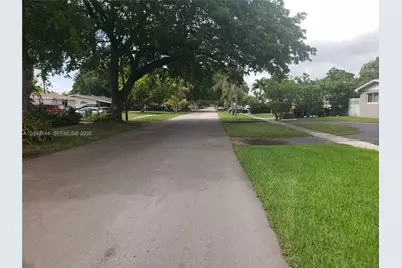 510 SW 70th Ave, Pembroke Pines, FL 33023 - Photo 8