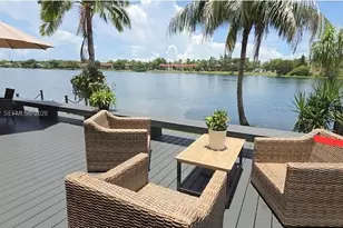 783 NE 195th St, Miami, FL 33179 - Photo 18