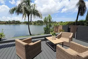 783 NE 195th St, Miami, FL 33179 - Photo 24