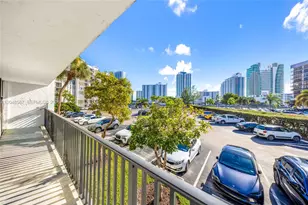 800 Parkview Dr, Hallandale Beach, FL 33009 - Photo 10