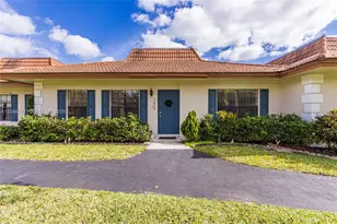 7032 SW 23rd St, Davie, FL 33317 - Photo 2