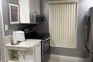 7032 SW 23rd St, Davie, FL 33317 - Photo 10