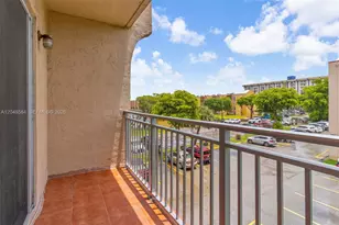 4715 NW 7th St, Miami, FL 33126 - Photo 18