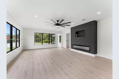 801 S Palmway, Lake Worth, FL 33460 - Photo 10