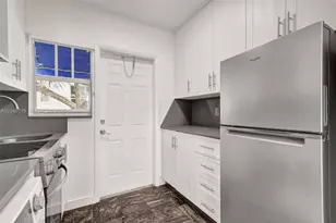 935 Meridian Ave, Miami Beach, FL 33139 - Photo 8