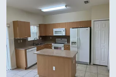 1581 SE 31st Ct #0, Homestead, FL 33035 - Photo 4