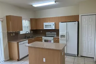 1581 SE 31st Ct, Homestead, FL 33035 - Photo 4
