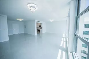 5055 Collins Ave, Miami Beach, FL 33140 - Photo 14