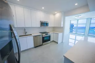 5055 Collins Ave, Miami Beach, FL 33140 - Photo 16