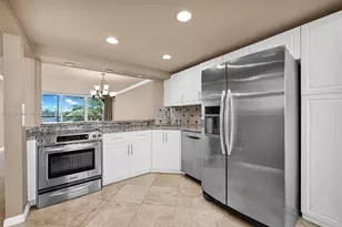 1075 NE Miami Gardens Dr, Miami, FL 33179 - Photo 12