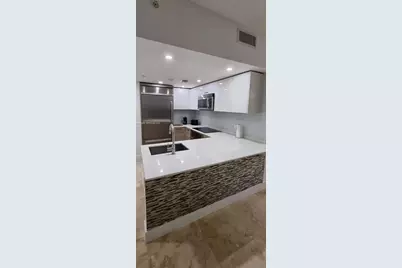 1300 Brickell Bay Dr #1701, Miami, FL 33131 - Photo 8