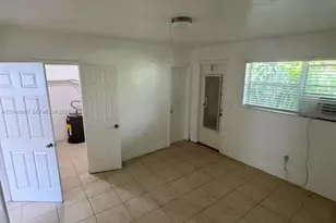 16001 NE 18th Pl, North Miami Beach, FL 33162 - Photo 12