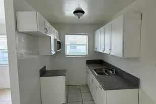 16001 NE 18th Pl, North Miami Beach, FL 33162 - Photo 8