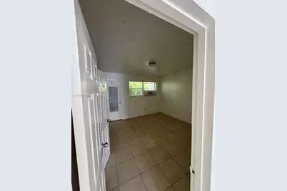 16001 NE 18th Pl #3, North Miami Beach, FL 33162 - Photo 10