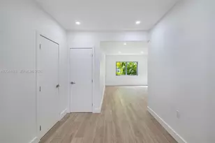 1610 Michigan Ave, Miami Beach, FL 33139 - Photo 4