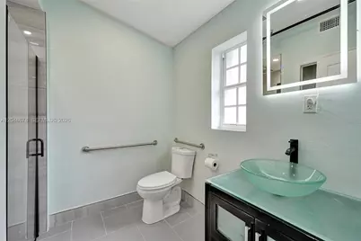 1085 NE 126th St #4, North Miami, FL 33161 - Photo 8