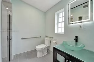 1085 NE 126th St, North Miami, FL 33161 - Photo 8