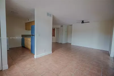 8630 SW 3rd St #102, Pembroke Pines, FL 33025 - Photo 8