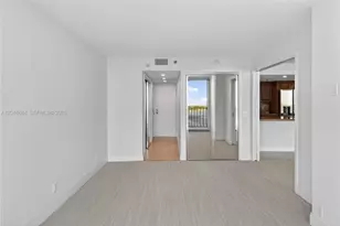 7601 E Treasure Dr, North Bay Village, FL 33141 - Photo 36