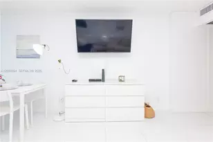 5445 Collins Ave, Miami Beach, FL 33140 - Photo 4