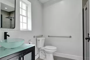 1085 NE 126th St, North Miami, FL 33161 - Photo 2