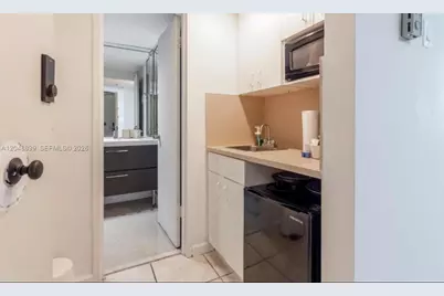 5445 Collins Ave #1108, Miami Beach, FL 33140 - Photo 18