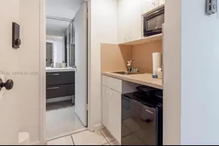 5445 Collins Ave, Miami Beach, FL 33140 - Photo 18