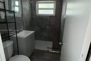 1600 Pennsylvania Ave, Miami Beach, FL 33139 - Photo 6