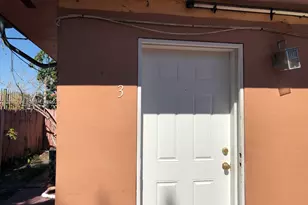 2460 NW 15th St, Miami, FL 33125 - Photo 8