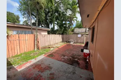 2460 NW 15th St #4, Miami, FL 33125 - Photo 24