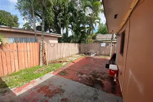 2460 NW 15th St, Miami, FL 33125 - Photo 24