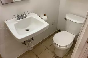 2460 NW 15th St, Miami, FL 33125 - Photo 18