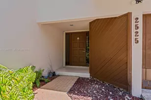 2525 NE 135th St, North Miami, FL 33181 - Photo 4
