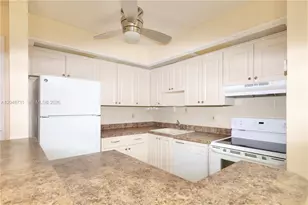 9448 S Belfort Cir, Tamarac, FL 33321 - Photo 2